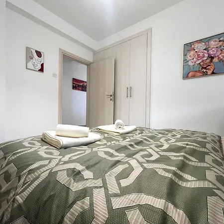 Albert'S Apartment Center 203B *