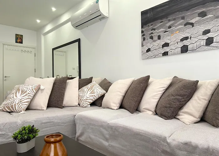 Albert's Center 203b Apartment *